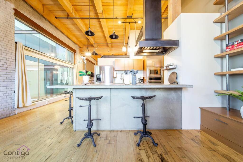 Historic Jd Loft, Near Ice District, Rogers Place, Ug Parking 埃德蒙顿 外观 照片