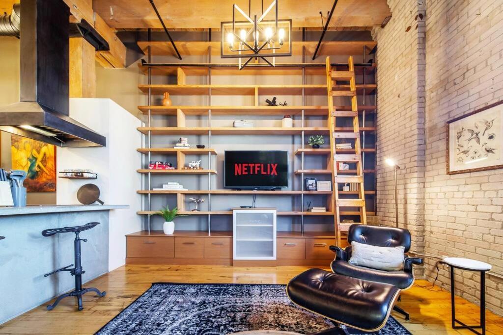 Historic Jd Loft, Near Ice District, Rogers Place, Ug Parking 埃德蒙顿 外观 照片