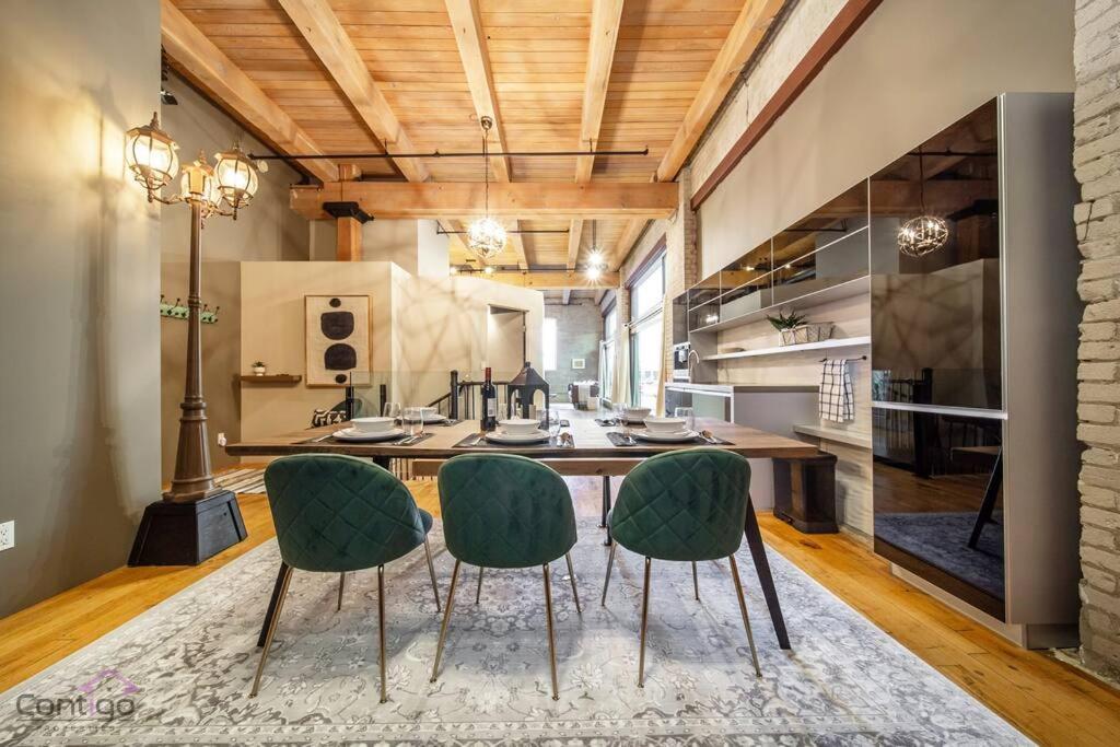 Historic Jd Loft, Near Ice District, Rogers Place, Ug Parking 埃德蒙顿 外观 照片