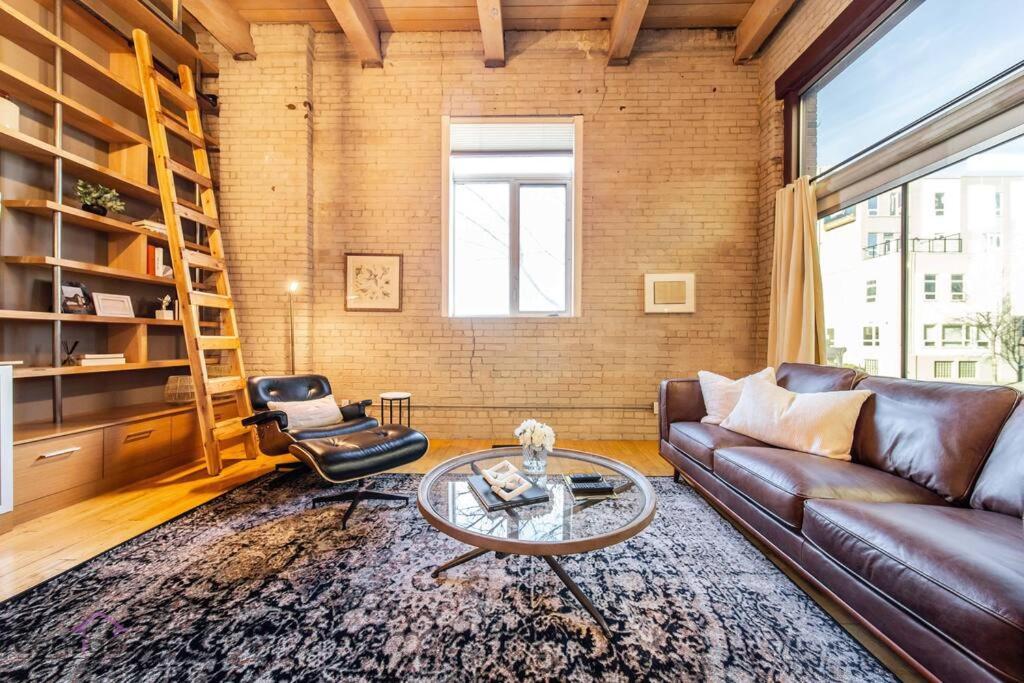 Historic Jd Loft, Near Ice District, Rogers Place, Ug Parking 埃德蒙顿 外观 照片