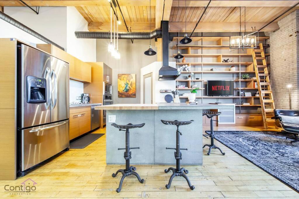 Historic Jd Loft, Near Ice District, Rogers Place, Ug Parking 埃德蒙顿 外观 照片